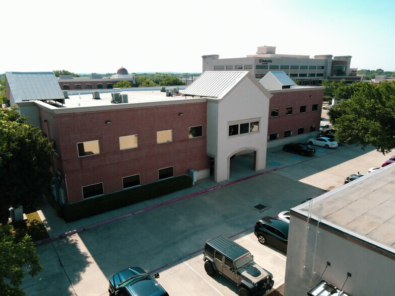 More Photos Of 571 W Main St, Lewisville Medical For Lease
