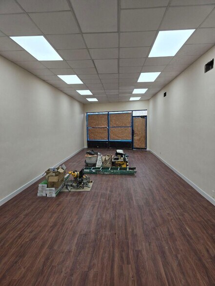More Photos Of 484 Hempstead Ave, West Hempstead Storefront For Lease