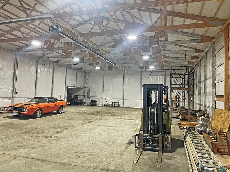 More Photos Of 1059 S Jefferson St, Millstadt Industrial For Lease