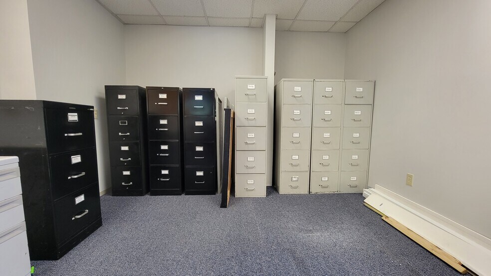 More Photos Of 1006 S Main St, Plantsville Office For Lease