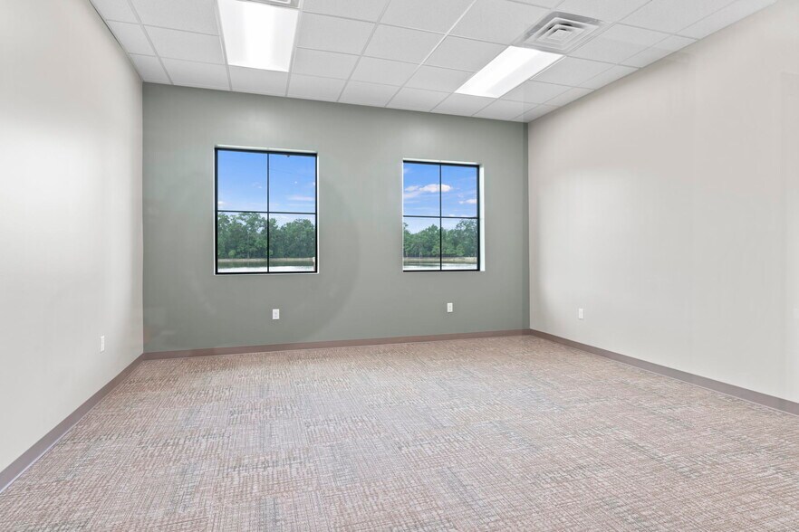 More Photos Of 2751 S Loop 336 W, Conroe Office For Sale