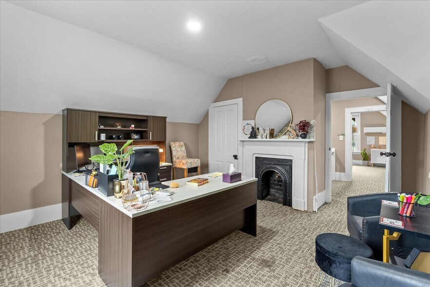 More Photos Of 306 N Thornton Ave, Dalton Office For Sale