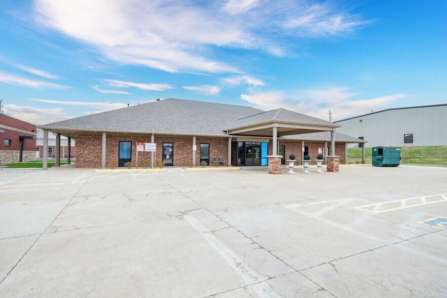 More Photos Of 3110 Fairview Dr, Owensboro Healthcare For Sale