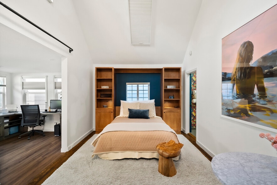 More Photos Of 206 NE 80th Ave, Portland Office For Sale