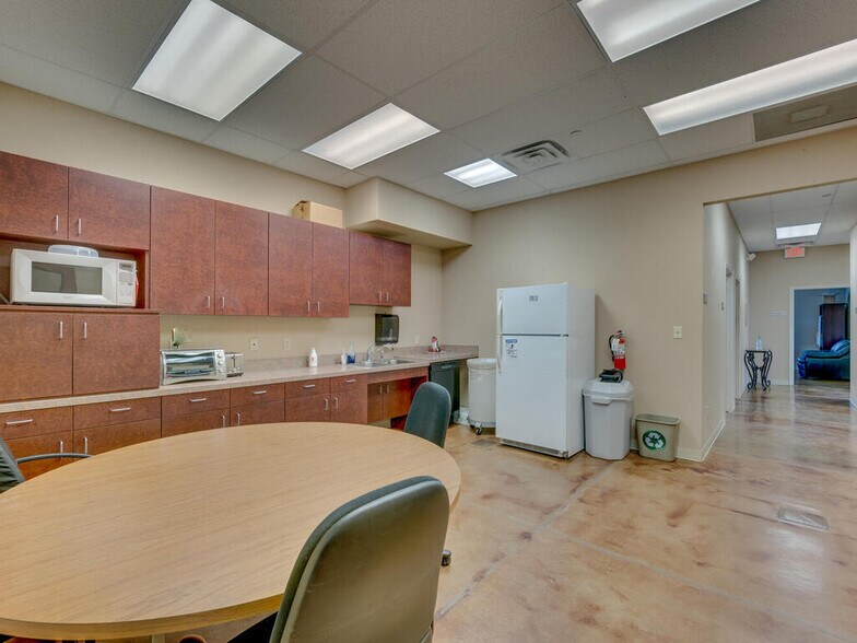More Photos Of 1815 S Highway 183, Leander Office For Sale