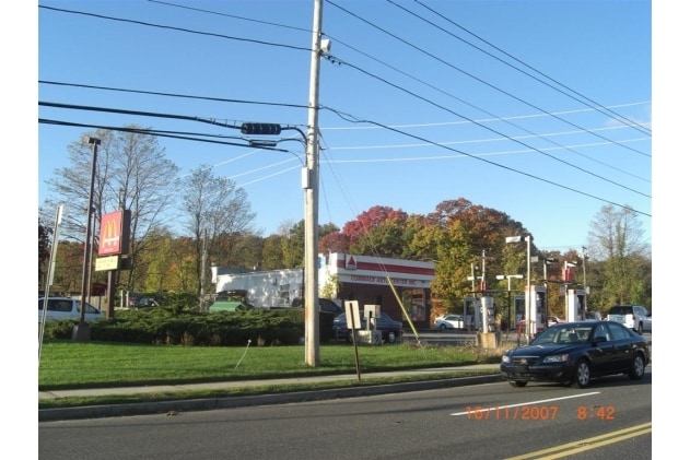 More Photos Of 1 Commack Rd, Commack Land For Lease
