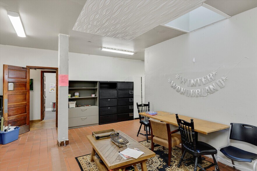 More Photos Of 113 N Elm St, Canby Restaurant For Sale