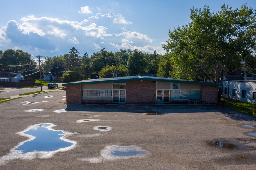 More Photos Of 4801 N Welcome Ave, Minneapolis Freestanding For Sale