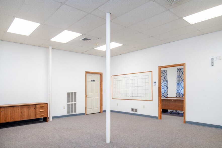 More Photos Of 50 East St, Franklin Loft Creative Space For Sale