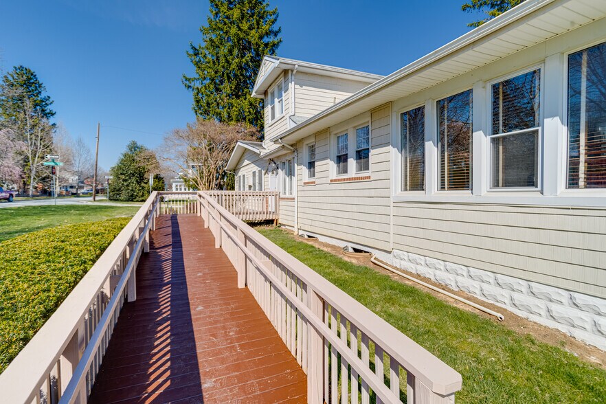 More Photos Of 407 W Pennsylvania Ave, Towson Office For Sale