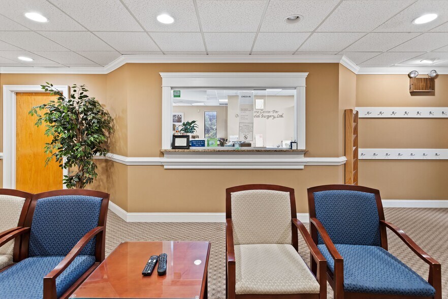 More Photos Of 21 Industrial Blvd, Paoli Medical For Lease