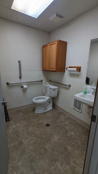 More Photos Of 224 1st NE st, Pine Island Warehouse For Sale