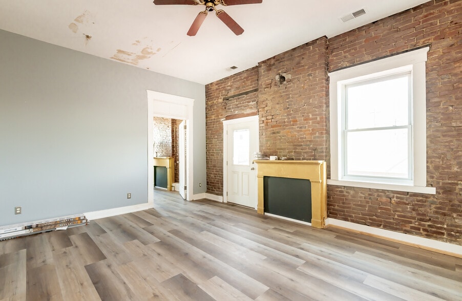 More Photos Of 1032 Story Ave, Louisville Bar For Lease
