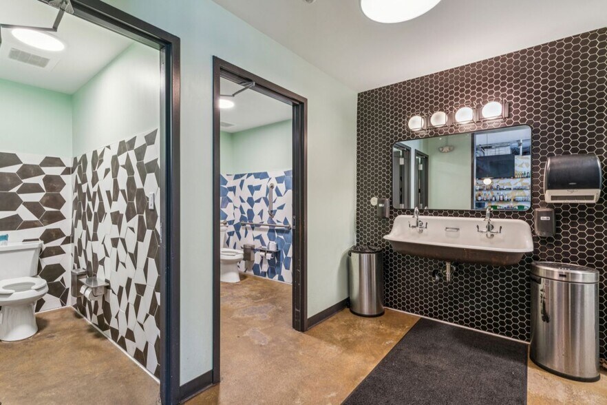 More Photos Of 4175 Shaw Blvd, Saint Louis Restaurant For Sale