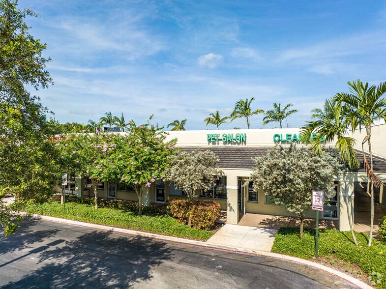 More Photos Of 1341-1663 S University Dr, Plantation Unknown For Lease