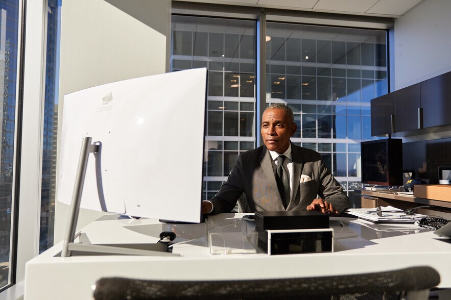 More Photos Of 2000 Avenue of the Stars, Los Angeles Office For Sale