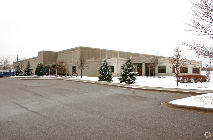 More Photos Of 735 Olive St, Saint Paul Manufacturing For Lease