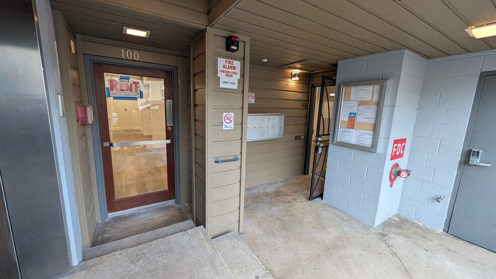 More Photos Of 2990 Mission Blvd, San Diego Office Residential For Lease