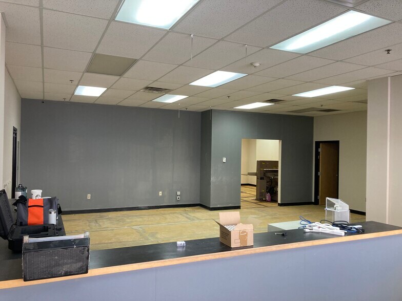 More Photos Of 2 W 1st St, Duluth Storefront For Sale