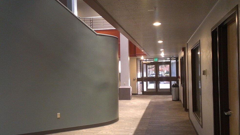 More Photos Of 10373 NE Hancock St, Portland Medical For Sale