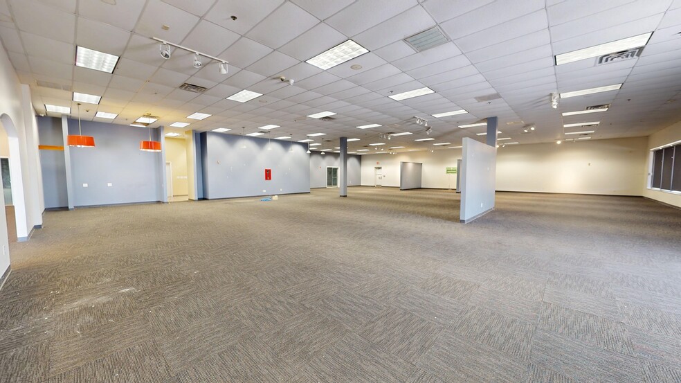 More Photos Of 9821 N Interstate 35, Austin Freestanding For Sale