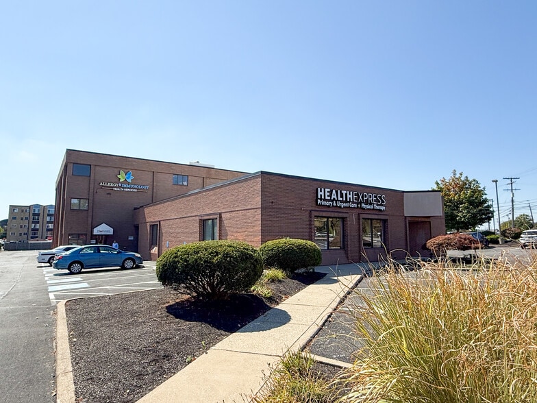 Primary Photo Of 25757-25761 Lorain Rd, North Olmsted Medical For Lease