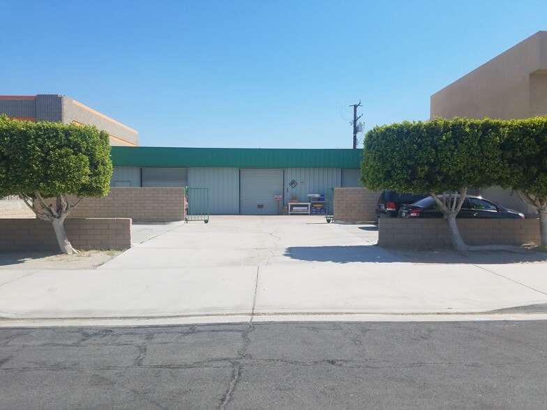 More Photos Of 345 W Del Sol Rd, Palm Springs Warehouse For Lease