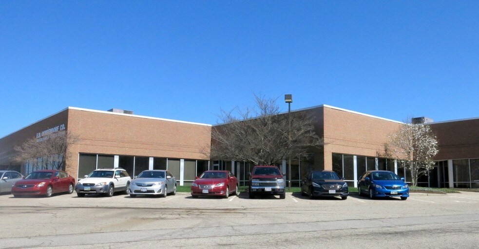 More Photos Of 762-800 Morrison Rd, Columbus Warehouse For Lease