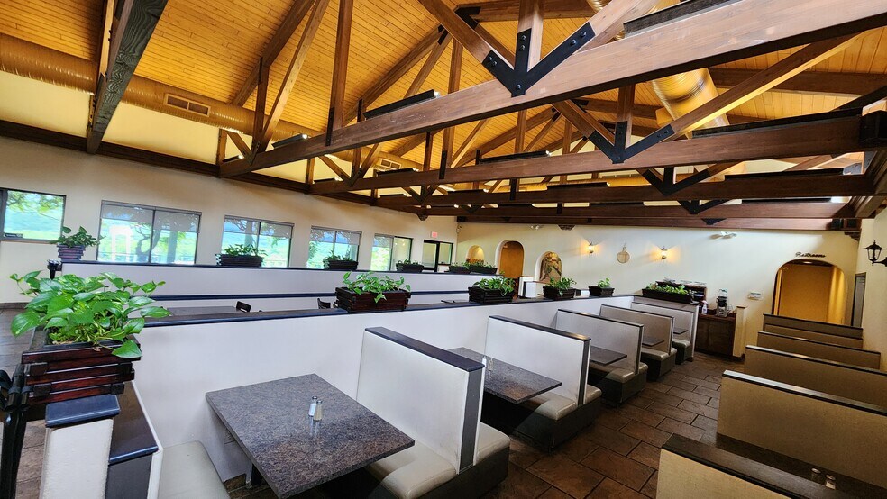 More Photos Of 6 Radcliffe Dr, Moosic Restaurant For Sale