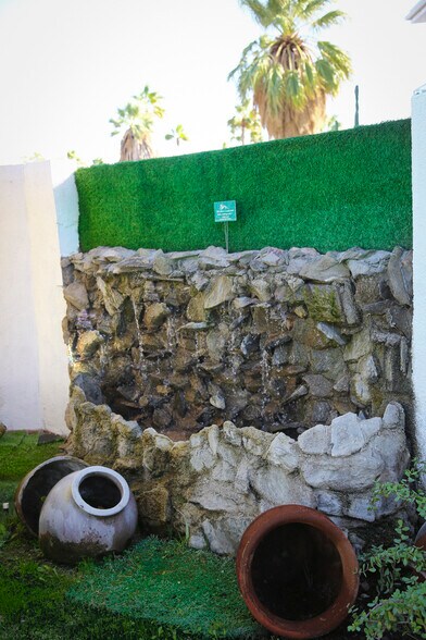 More Photos Of 2525 N Palm Canyon Dr, Palm Springs Hotel For Sale