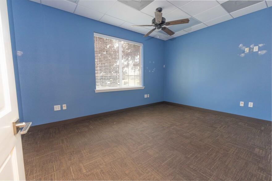 More Photos Of 3400 Southern Trce, The Villages Office For Sale