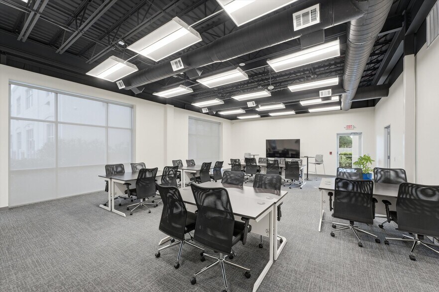 More Photos Of , Pearland Office For Sale