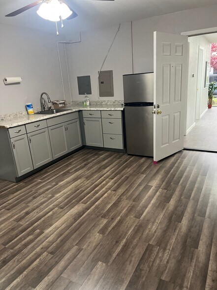 More Photos Of 38 Commerce Pl, Vacaville Light Manufacturing For Lease