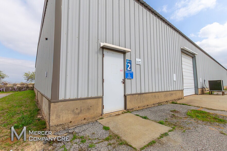More Photos Of 340 S Eckroat St, Oklahoma City Unknown For Lease