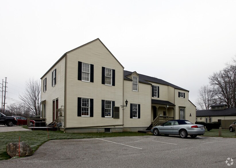 More Photos Of 46 Ravenna St, Hudson Office For Lease