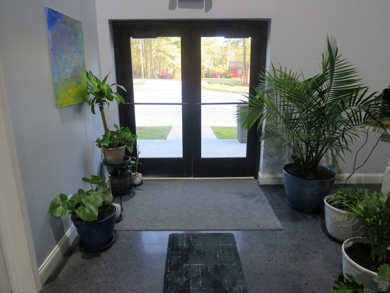 More Photos Of 4013 Thomas Rd, Little River Horse Stables For Sale