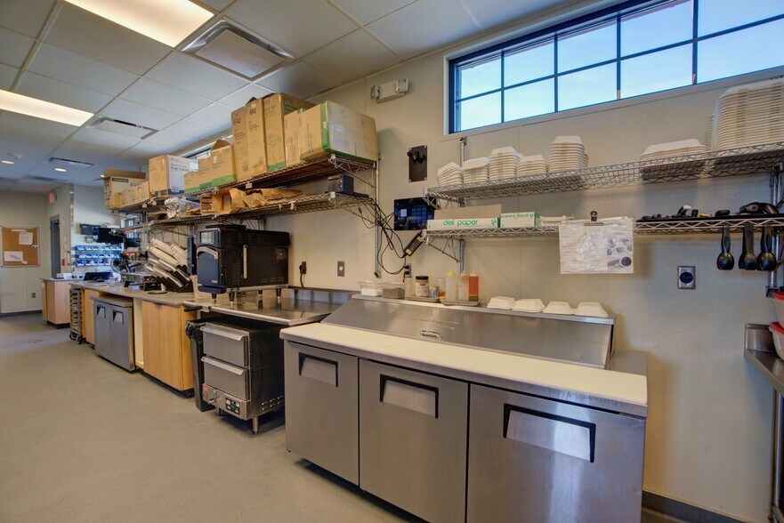More Photos Of 640 Braves Blvd NE, Rome General Retail For Sale