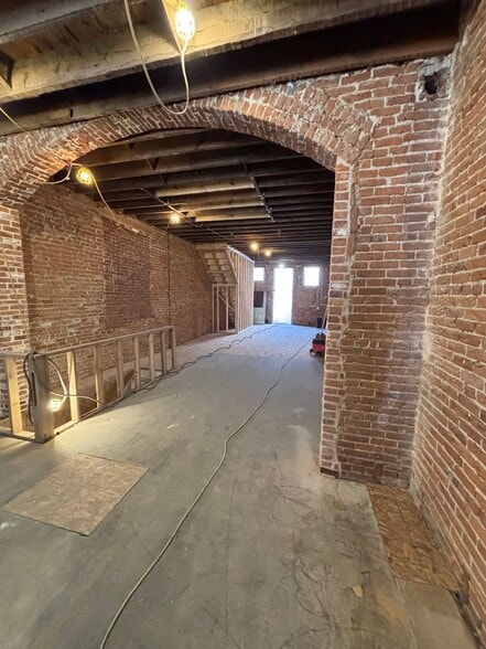 More Photos Of 12 S Market St, Troy Storefront Retail Office For Lease