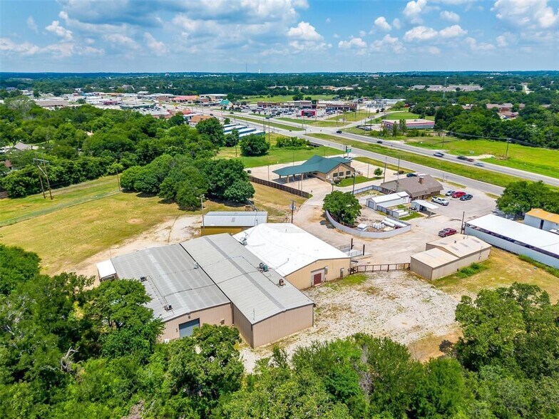 More Photos Of 640 E Highway 199, Springtown Warehouse For Sale