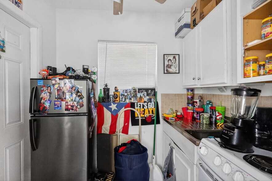 More Photos Of , Hollywood Multifamily For Sale