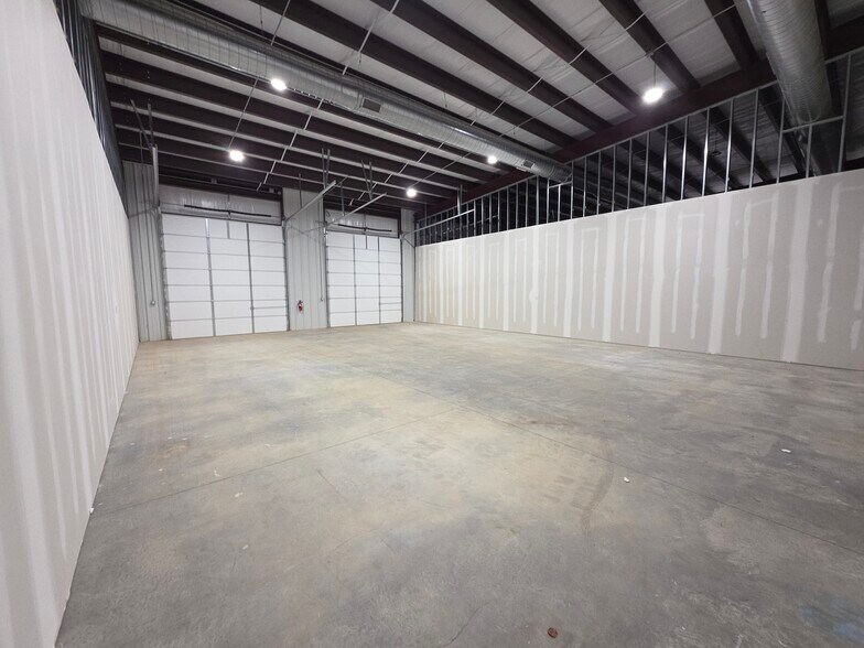 More Photos Of 5300 S Zero St, Fort Smith Storefront Retail Office For Sale