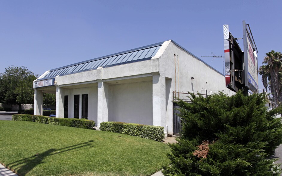 More Photos Of 2618 Foothill Blvd, San Bernardino Freestanding For Sale