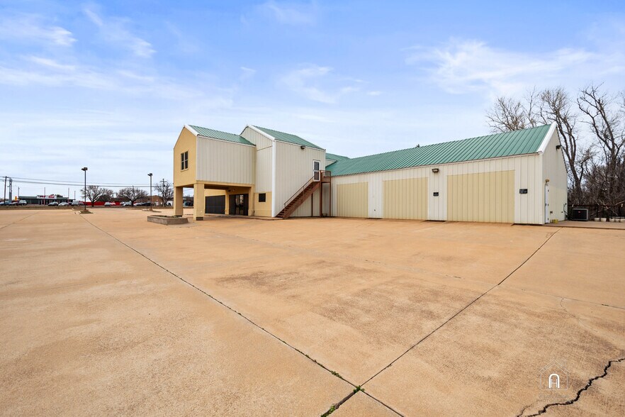 More Photos Of 3501 Sheppard Access Rd, Wichita Falls General Retail For Sale