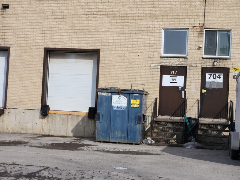 More Photos Of 644-824 Boul Du Curé-Boivin, Boisbriand Warehouse For Lease