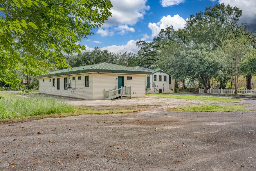 More Photos Of 1403 Spring Hill Ave, Mobile Healthcare For Sale