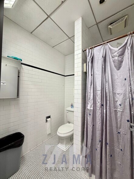 More Photos Of 866 Eastern Pky, Brooklyn Apartments For Lease
