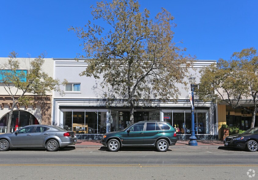 Primary Photo Of 810 W Texas St, Fairfield Storefront For Sale