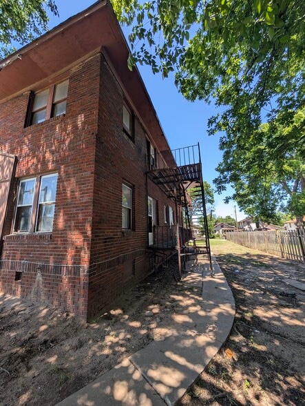 More Photos Of 101 N 7th St, Ponca City Multifamily For Sale