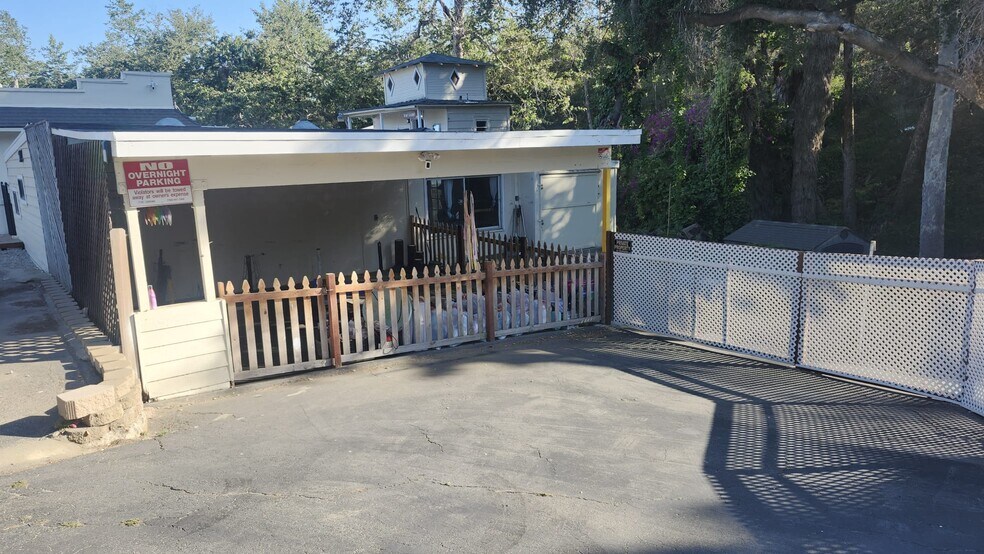 More Photos Of 2809 S Mission Rd, Fallbrook Freestanding For Lease