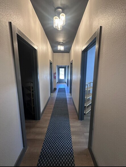 More Photos Of 411 S Riverside Dr, Fort Worth Storefront Retail Office For Lease